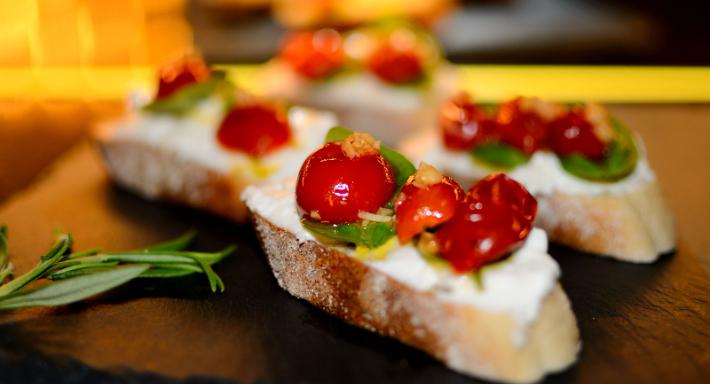 Au Mariage Wine and Dine photo 3