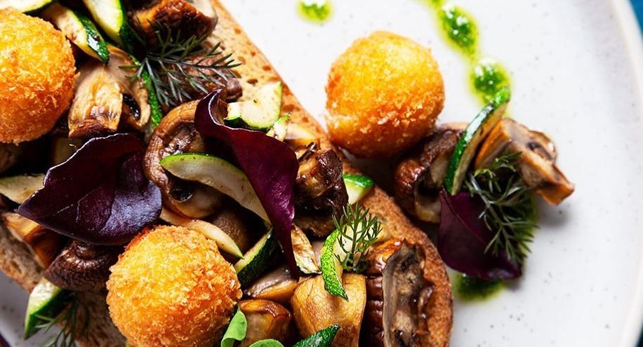 Calico - Cafe, Restaurant, Pizza & Bar