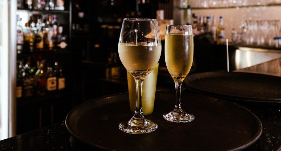 Mano's Italian Restaurant photo 2