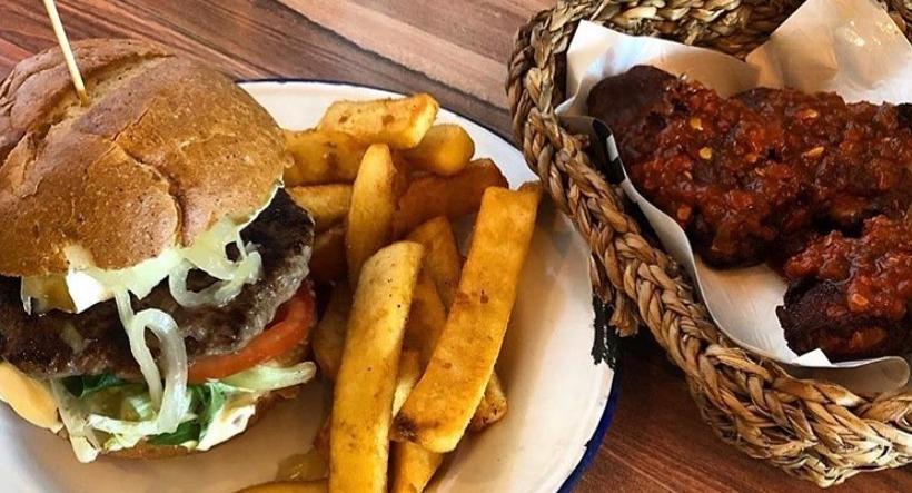 Moo Gourmet Burgers Manly photo 4