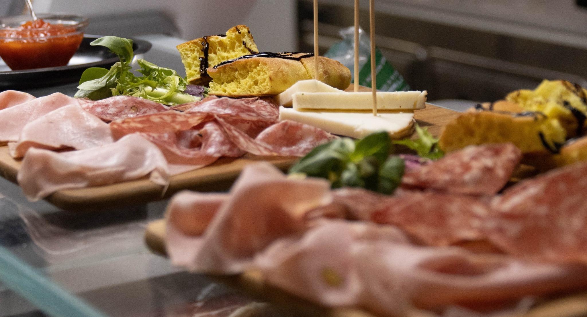 Basil Lounge Bar con Cucina e Pizzeria photo 5