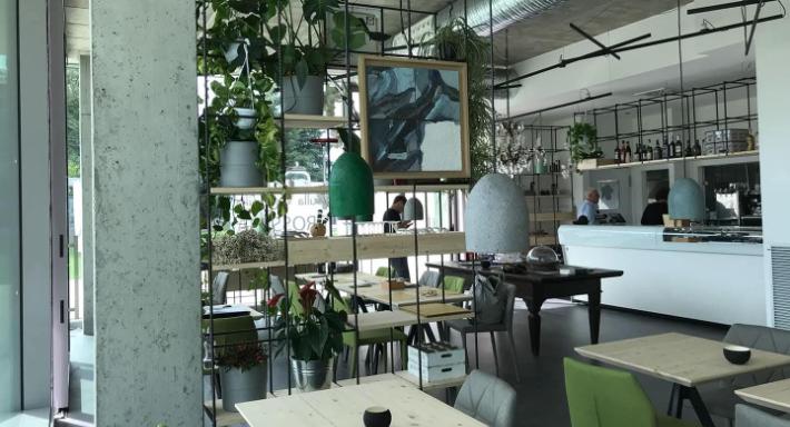 Sulla via Emilia cafe' e cucina