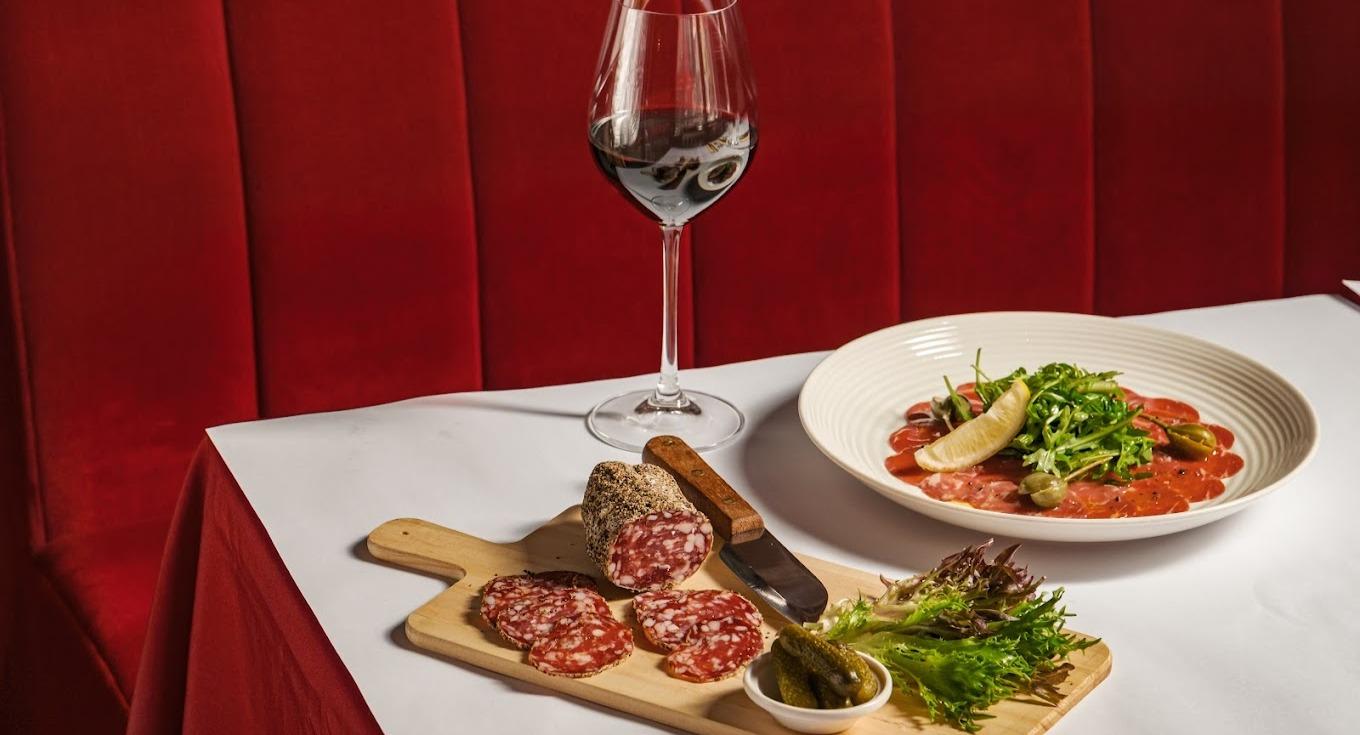 L’Entrecôte the Steak and Fries Bistro - River Valley